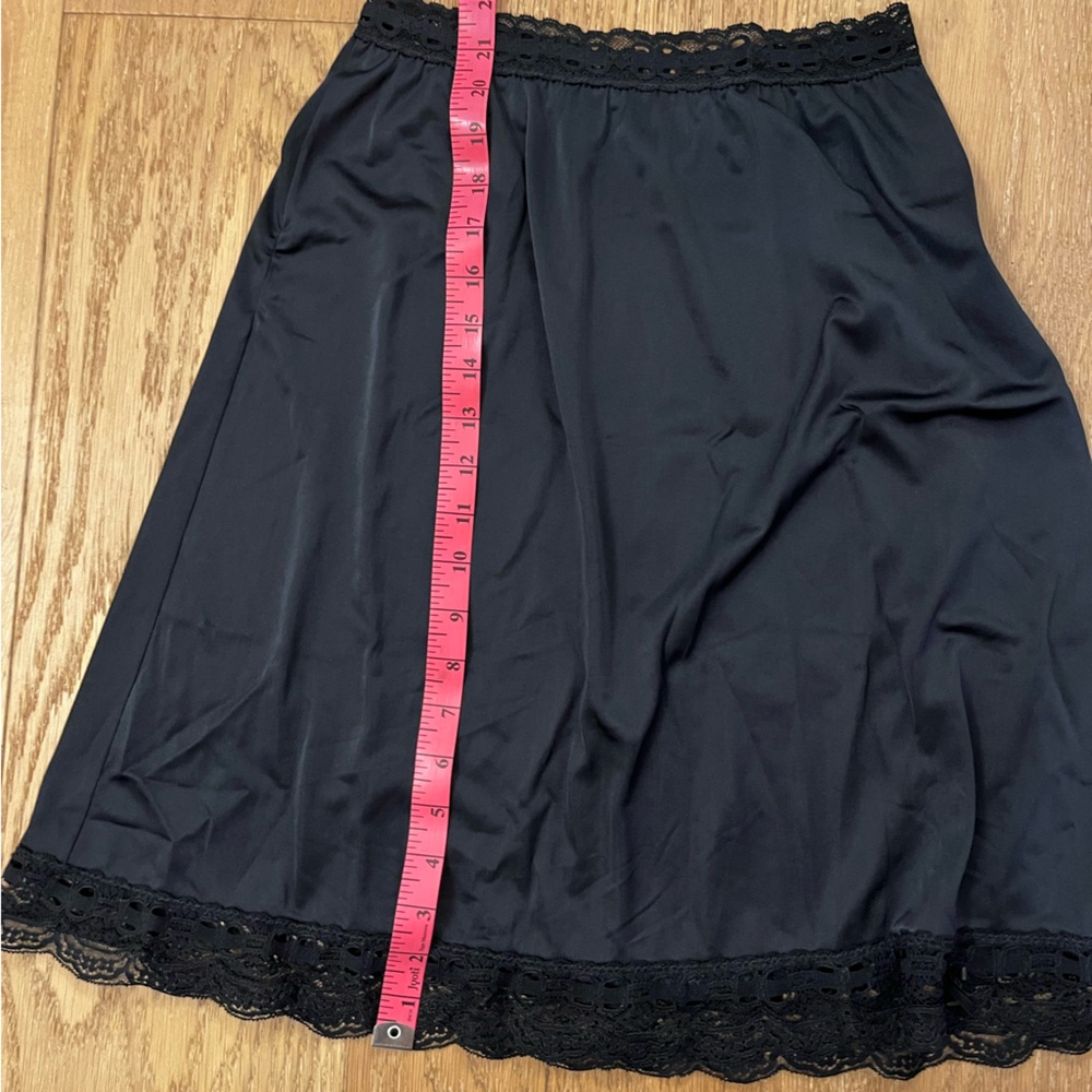 Vintage Black Stretchy Lace Half Slip - Picture 4 of 11